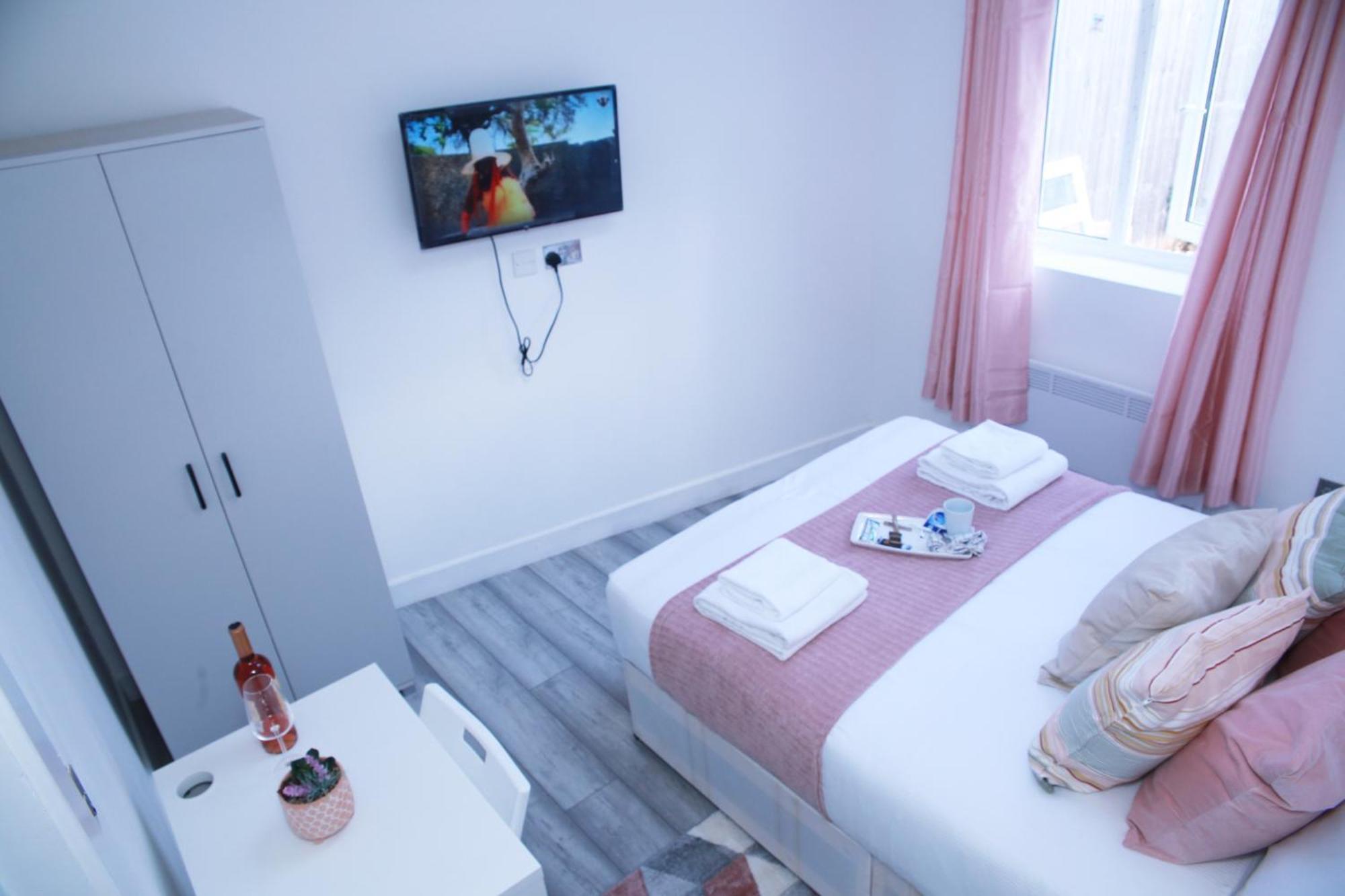Harrow Luxury Flat With Free Parking. Apartment Лондон Екстериор снимка