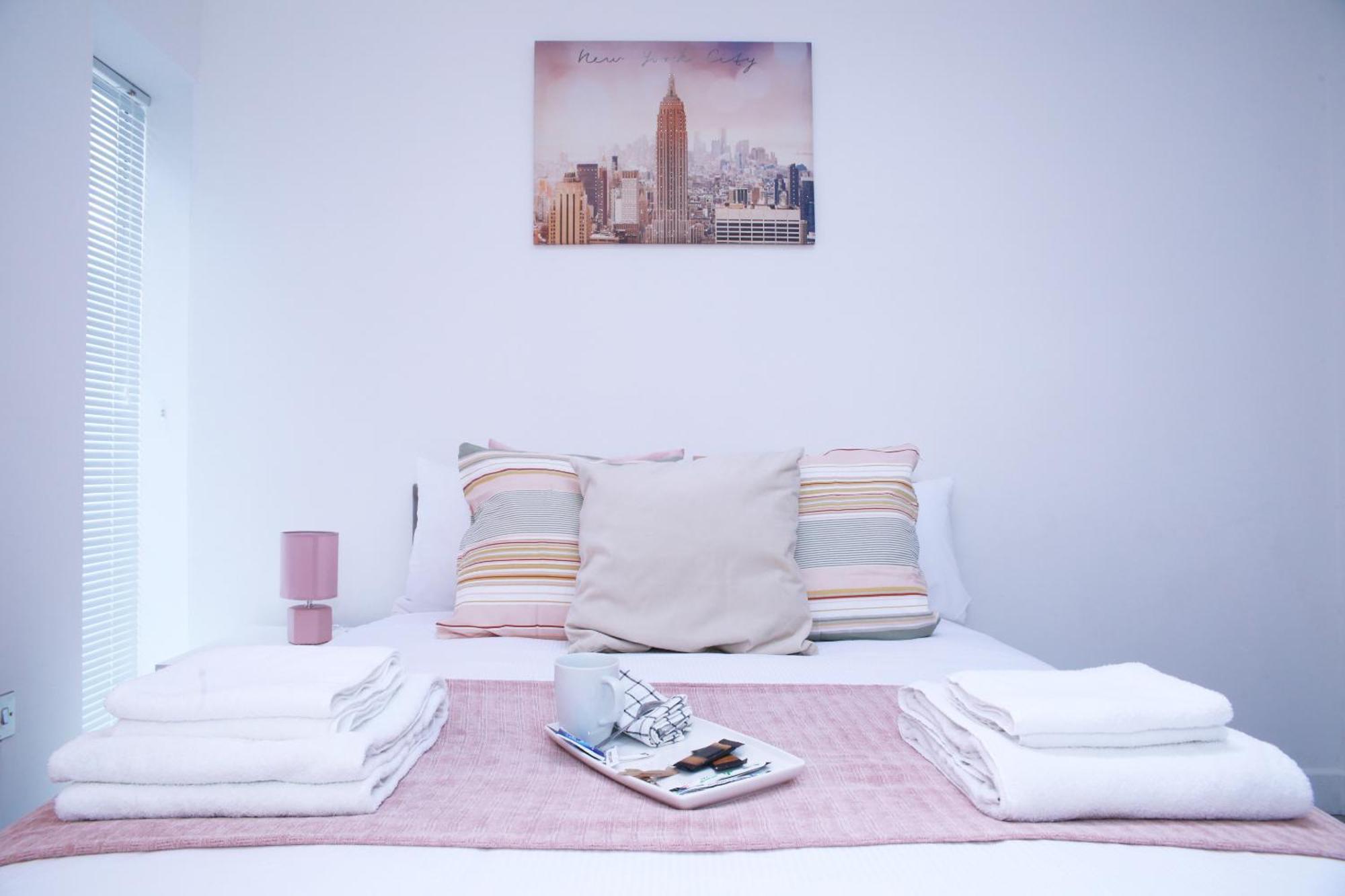 Harrow Luxury Flat With Free Parking. Apartment Лондон Екстериор снимка