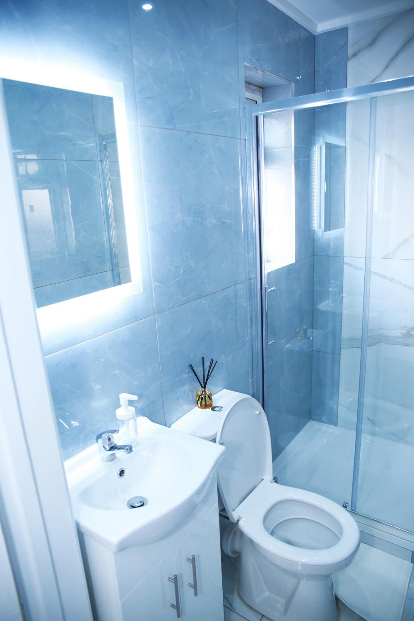 Harrow Luxury Flat With Free Parking. Apartment Лондон Екстериор снимка